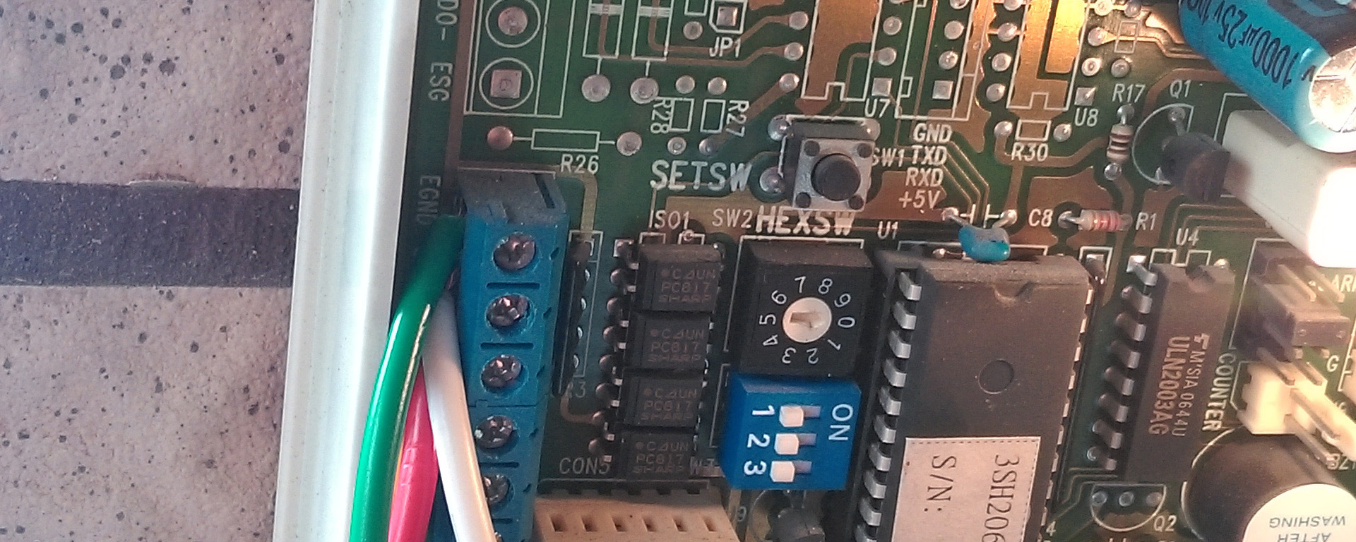 外接於快速捲門主機控箱